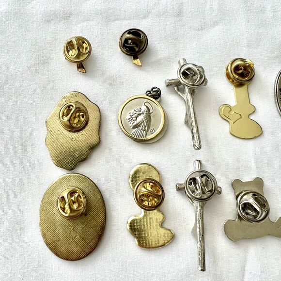 Vintage To Modern Religious Catholic Medals Crosses Pins Saint Pendants Charms - Picture 14 of 16